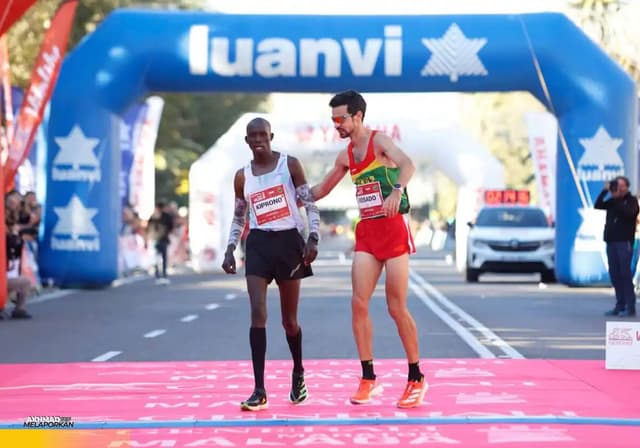 Ketika Atlet Memilih Kemanusiaan: Kisah Ricardo Rosado dan Kiprono di Malaga Maraton 2023